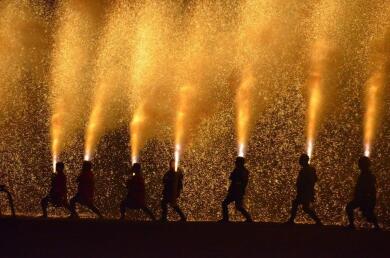 特設観覧席最前方で楽しむ！三河手筒花火「炎の祭典～霜月炎の舞～」2日間