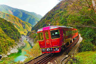 JR観光列車　四国まんなか千年ものがたり